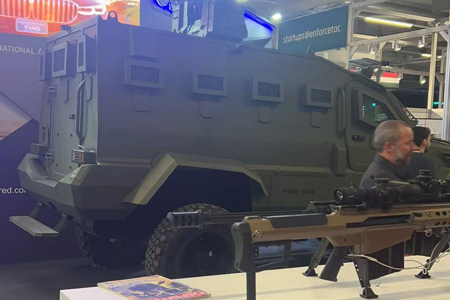 尊龙凯时人生就是搏特瓷参观2025德国警务展EnforceTac